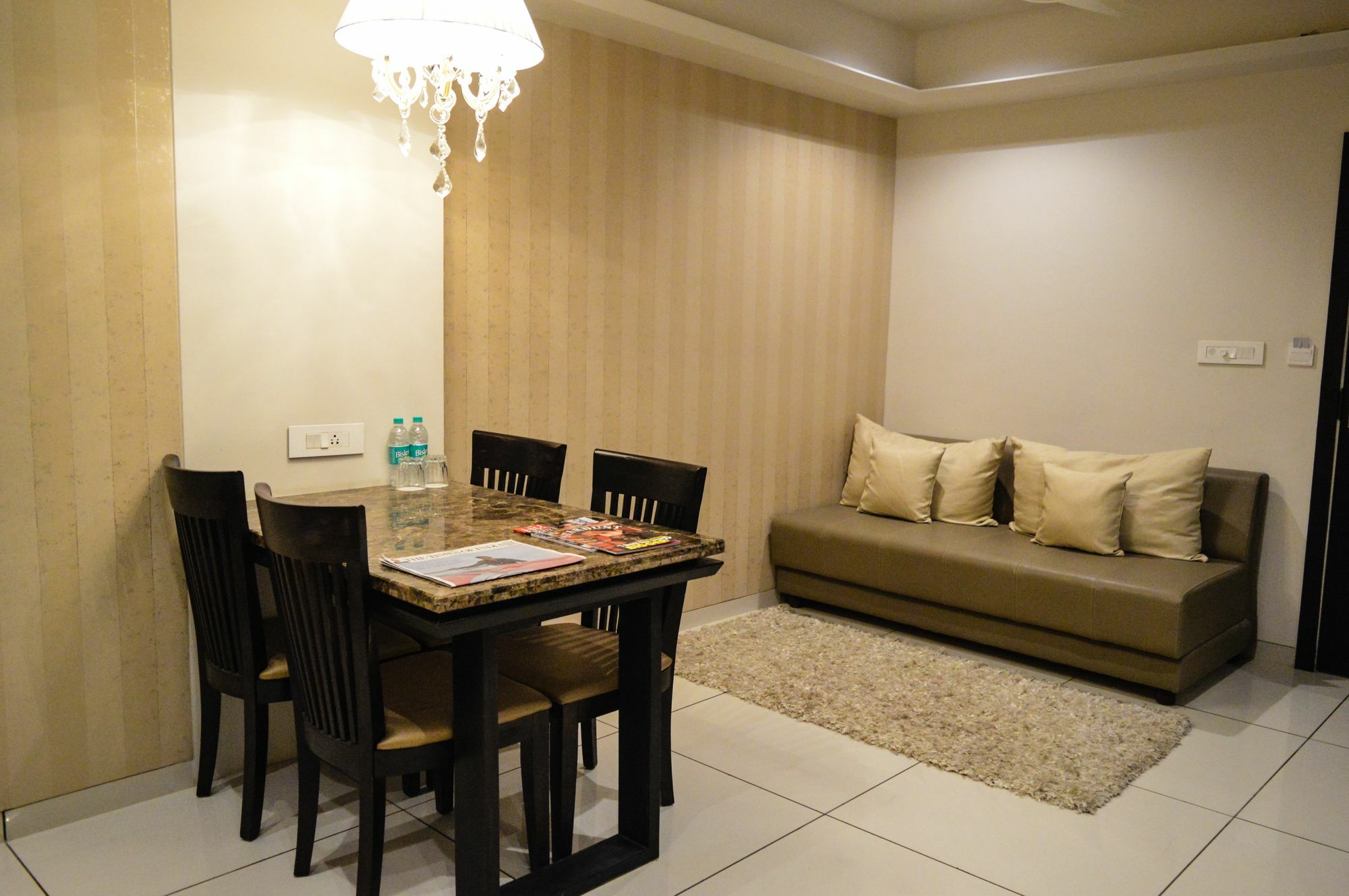 The Baroda Residency Vadodara Exterior photo